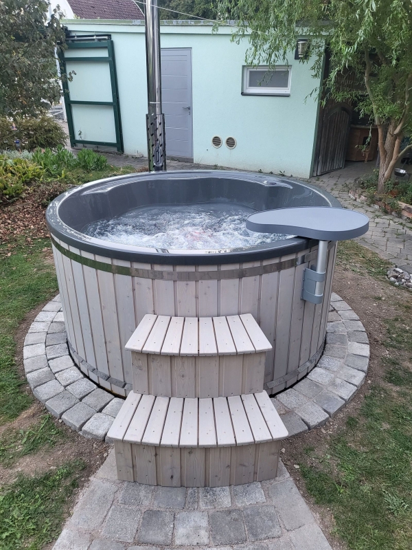 Hot Tub Acryl Ø 2m mit integrierten Ofen