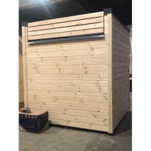 Modern Sauna 2,3x2,3 m aus Kieferholz vollisoliert