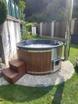 Hot Tub Acryl Ø 2m mit integrierten Ofen